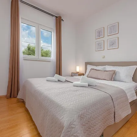 Zeleni Gaj Zadarvillas * Donje Rastane