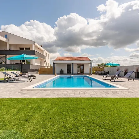 فيلة Zeleni Gaj Zadarvillas *