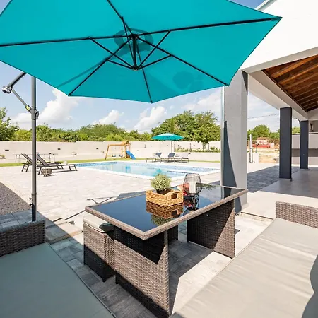 Zeleni Gaj Zadarvillas فيلة *