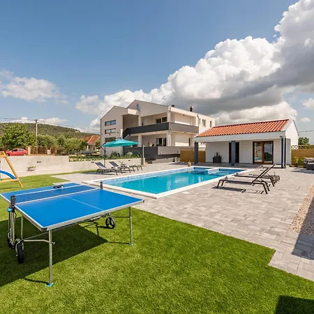 Zeleni Gaj Zadarvillas فيلة *
