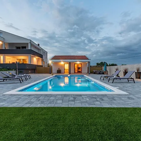 Zeleni Gaj Zadarvillas * Donje Rastane